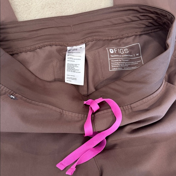 Figs Scrubs - Picture 5 of 5